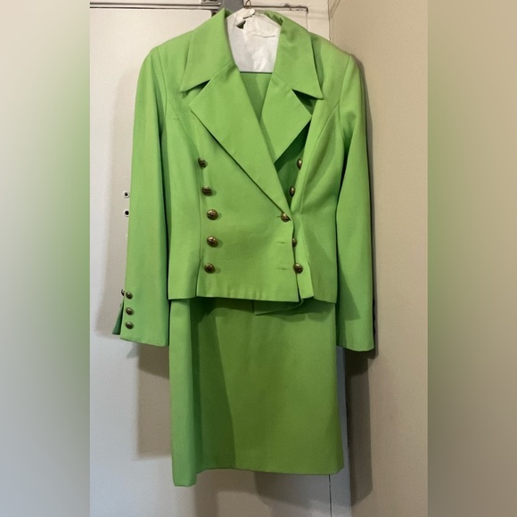 lew magram Other - Women’s Green Skirt Suit Set